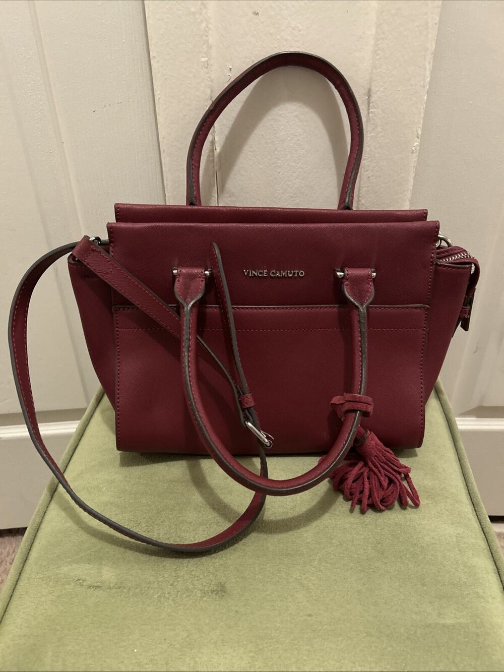 Vince Camuto burgundy, leather satchel VERY clean Inside Out